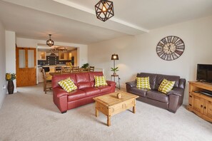 House | Living area | 42-inch TV with digital channels