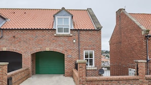 Front of property - Harbour View House (Whitby)