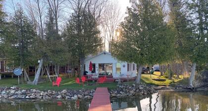 Cute As A Bug Cottage On The Shores of Big Manistique Lake