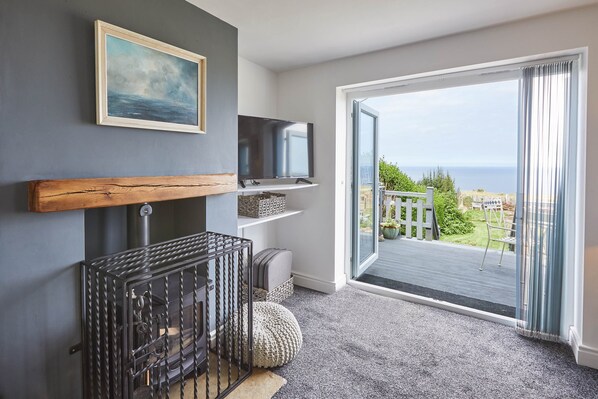 Cottage | Living area - Ammonite Cottage (Saltburn-by-the-Sea)