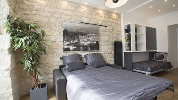 1 bedroom, WiFi, bed sheets