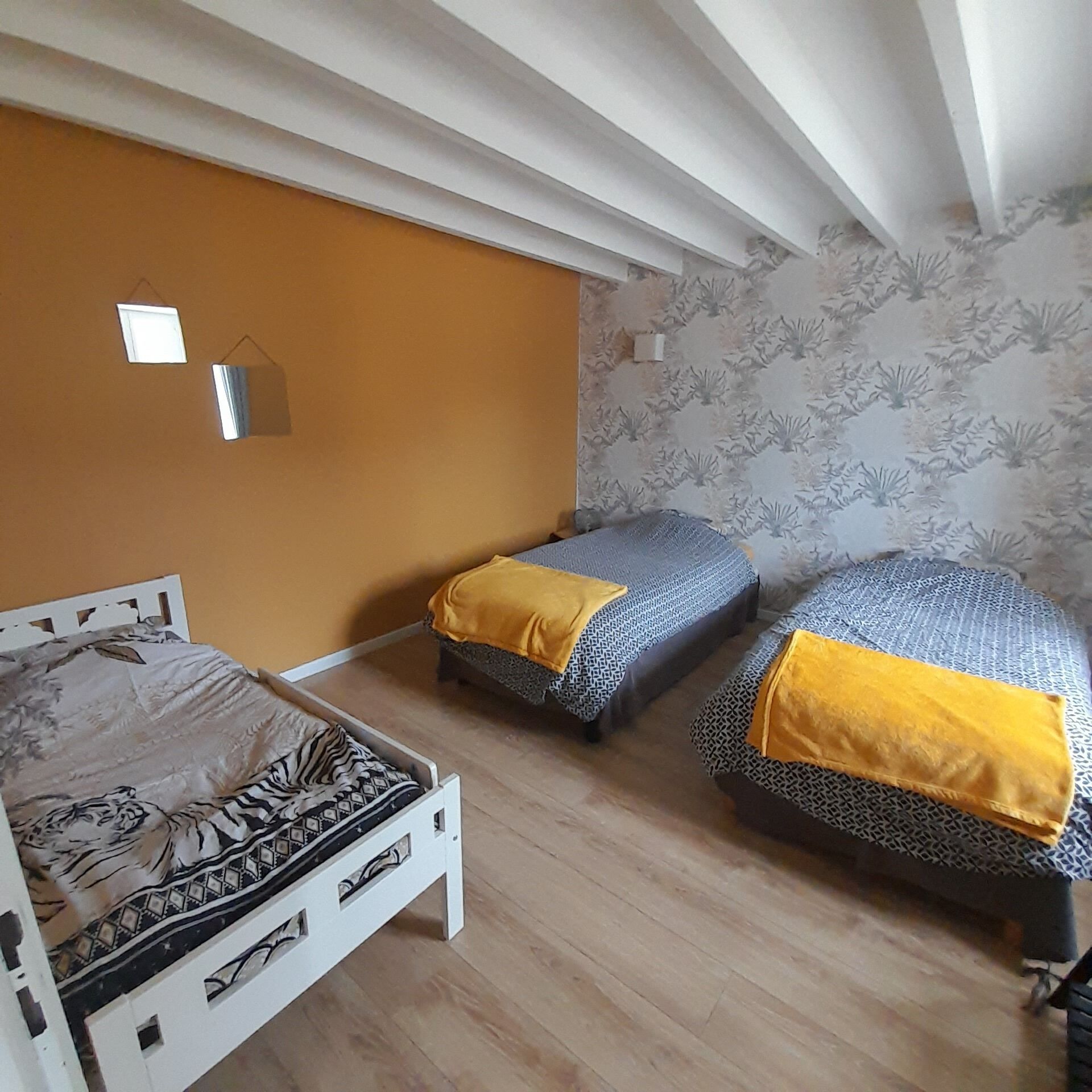 3 habitaciones, tabla de planchar con plancha y wifi gratis 