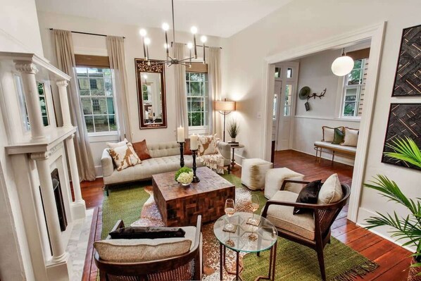 Unclassified image, 1 of 31, button