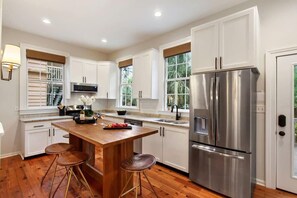 Luokittelematon kuva, 2 kautta 30, painike