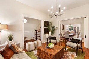 Unclassified image, 3 of 31, button