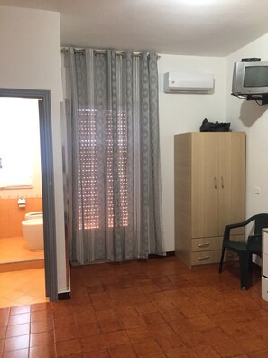 Hair dryer, toilet paper - Appartamento 1 (Capo Rizzuto)