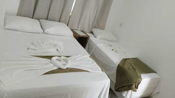 Triple Room | Minibar, free WiFi, bed sheets