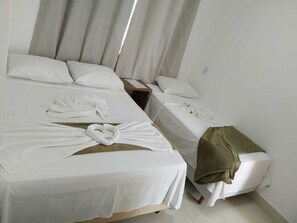 Tremannsrom | Minibar, wi-fi (inkludert) og sengetøy