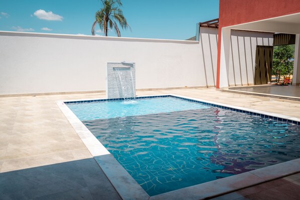 Outdoor pool - Pousada Recanto das Vertentes (Capitólio)