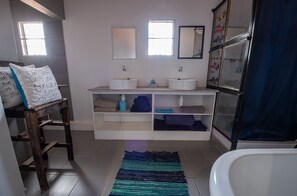 Family Room | Bathroom | Hair dryer, towels