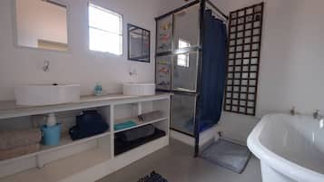 Family Room | Bathroom | Hair dryer, towels