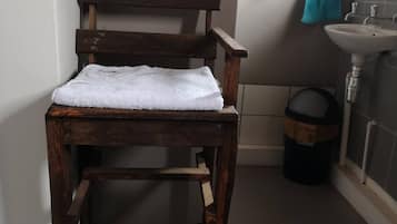 Standard Room | Bathroom | Hair dryer, towels
