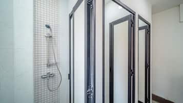 Single Space Pod | Shared bathroom
