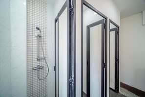 Felles sovesal (Single Space Pod) | Delt bad