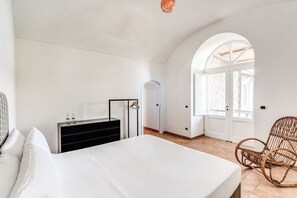 6 bedrooms, iron/ironing board, WiFi, bed sheets - Villa Giulia: Views, Pool & Concierge by Feeling Italy (Sorrento)