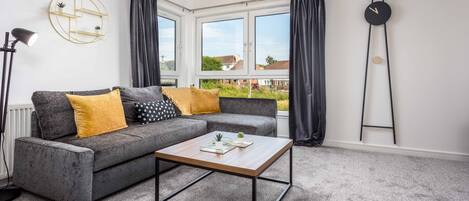 Appartement Classique | Cuisine privée | Réfrigérateur, micro-ondes, four, plaque de cuisson