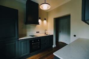 Apartamento, 3 quartos (5) | Cozinha privada | Geladeira, cooktop, chaleira elétrica