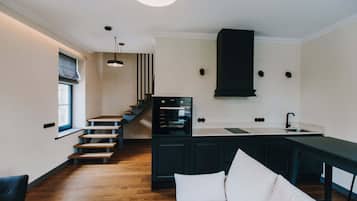 Romantic Apartment, 1 Bedroom (7) | Living area | Flat-screen TV