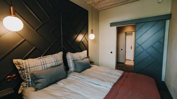 Superior Apartment (1) | Individually furnished, free WiFi, bed sheets
