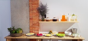 每日付費供應當地料理早餐