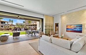 TV, fireplace, stereo