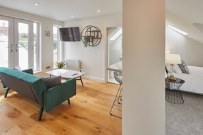 Apartment | Living area - The Bird's Nest (Whitby)