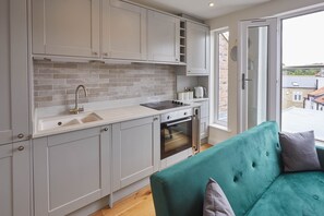 Apartment | Private kitchen - The Bird's Nest (Whitby)
