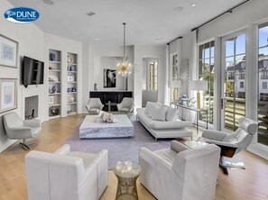 Télévision, cheminée