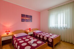 3 habitaciones, cuna de viaje, wifi gratis y ropa de cama 
