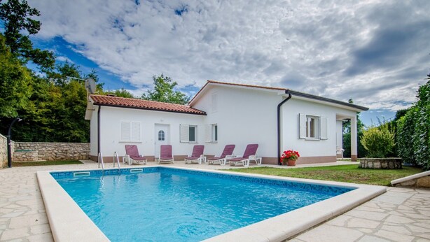 Pool - Villa Mia with private Pool & Garden by 22Estates (Marceljani)