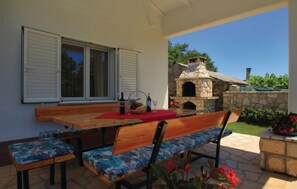 Outdoor dining - Villa Mia with private Pool & Garden by 22Estates (Marceljani)