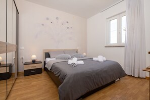 2 chambres, Wi-Fi gratuit, draps fournis