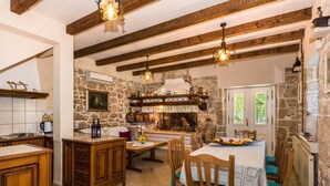 Dining - Villa Stori Grod with private Pool and Garden up to 8 People by 22Estates (Nedešcina)