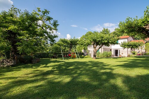 Villa Stori Grod with private Pool and Garden up to 8 People by 22Estates