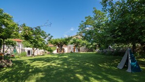 Property grounds - Villa Stori Grod with private Pool and Garden up to 8 People by 22Estates (Nedešcina)