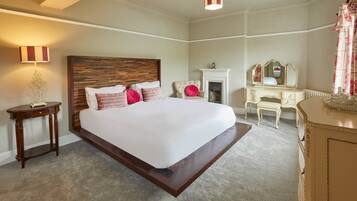 House | 4 bedrooms, iron/ironing board, free WiFi, bed sheets