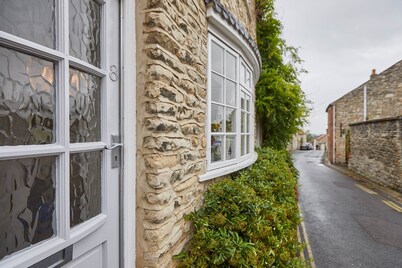 No. 8 Willowgate