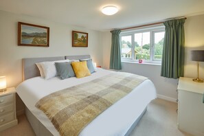 2 bedrooms, iron/ironing board, free WiFi, bed sheets - No. 8 Willowgate (Pickering)