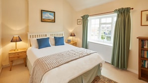 House | 2 bedrooms, iron/ironing board, WiFi (free), bed sheets - No. 8 Willowgate (Pickering)