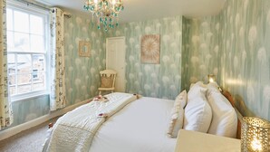 House | 4 bedrooms, iron/ironing board, WiFi (free), bed sheets - Central Retreat (Scarborough)