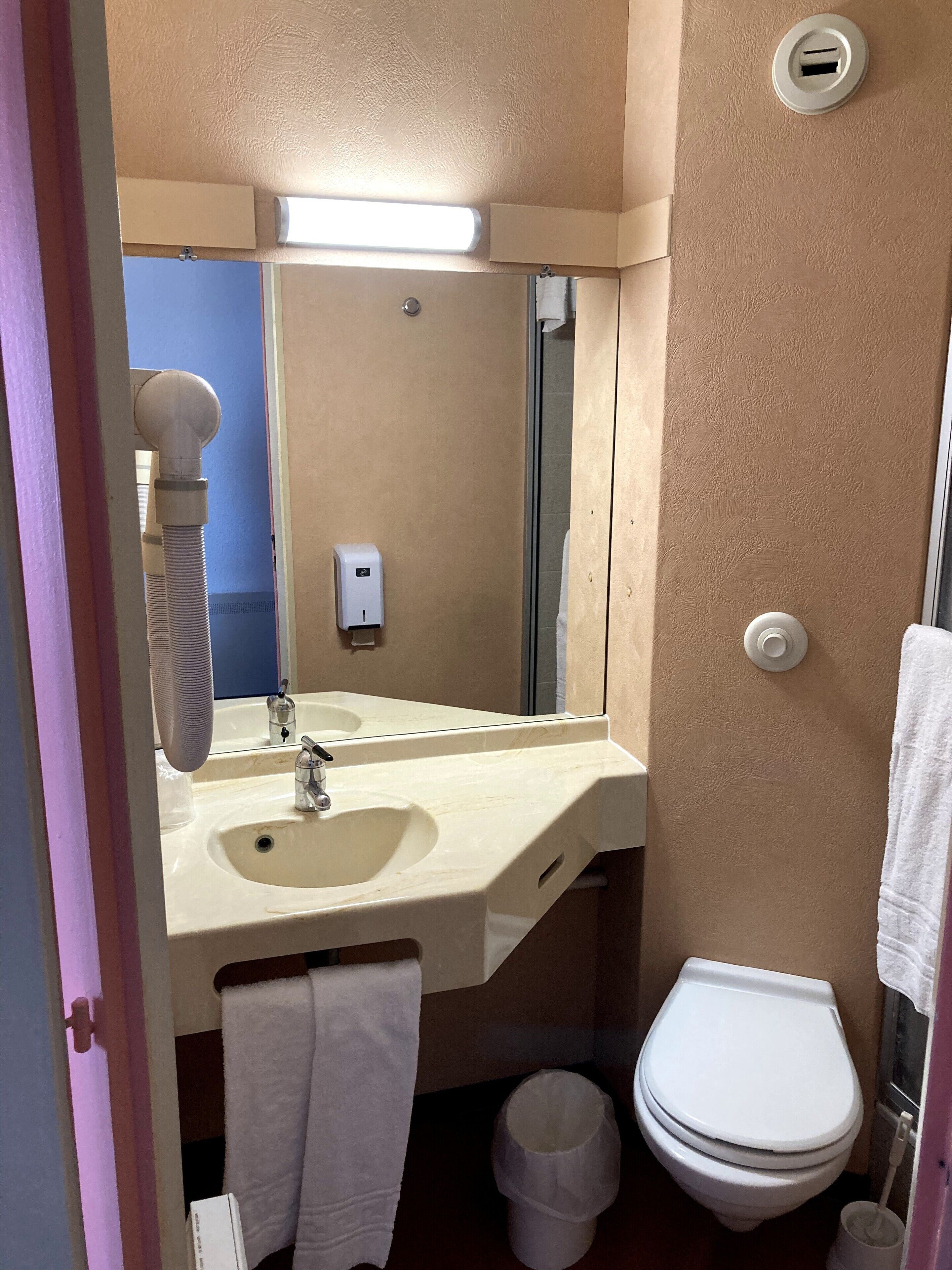Foto - Brit Hotel Essentiel Moulins Avermes