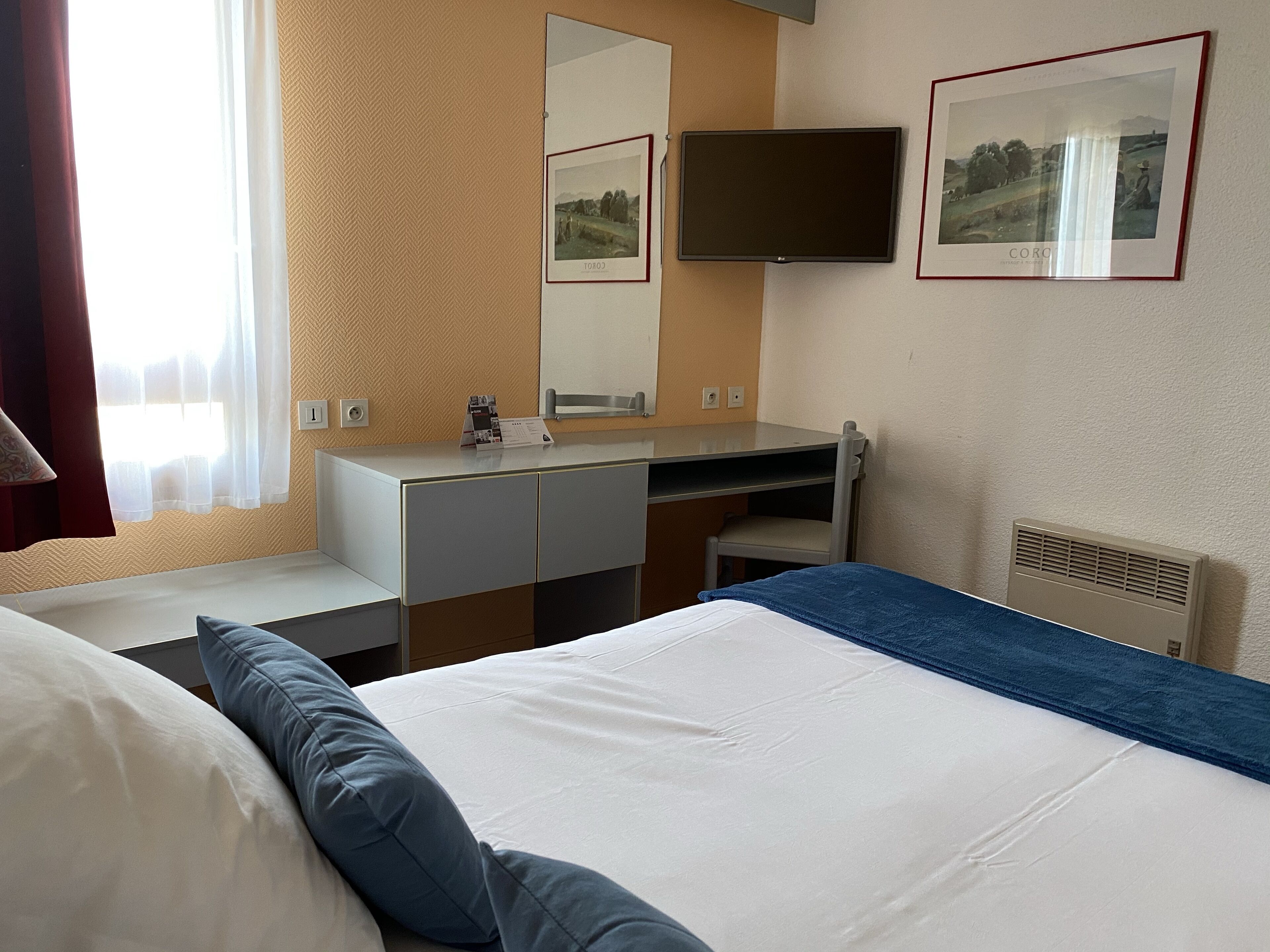 Foto - Brit Hotel Essentiel Moulins Avermes