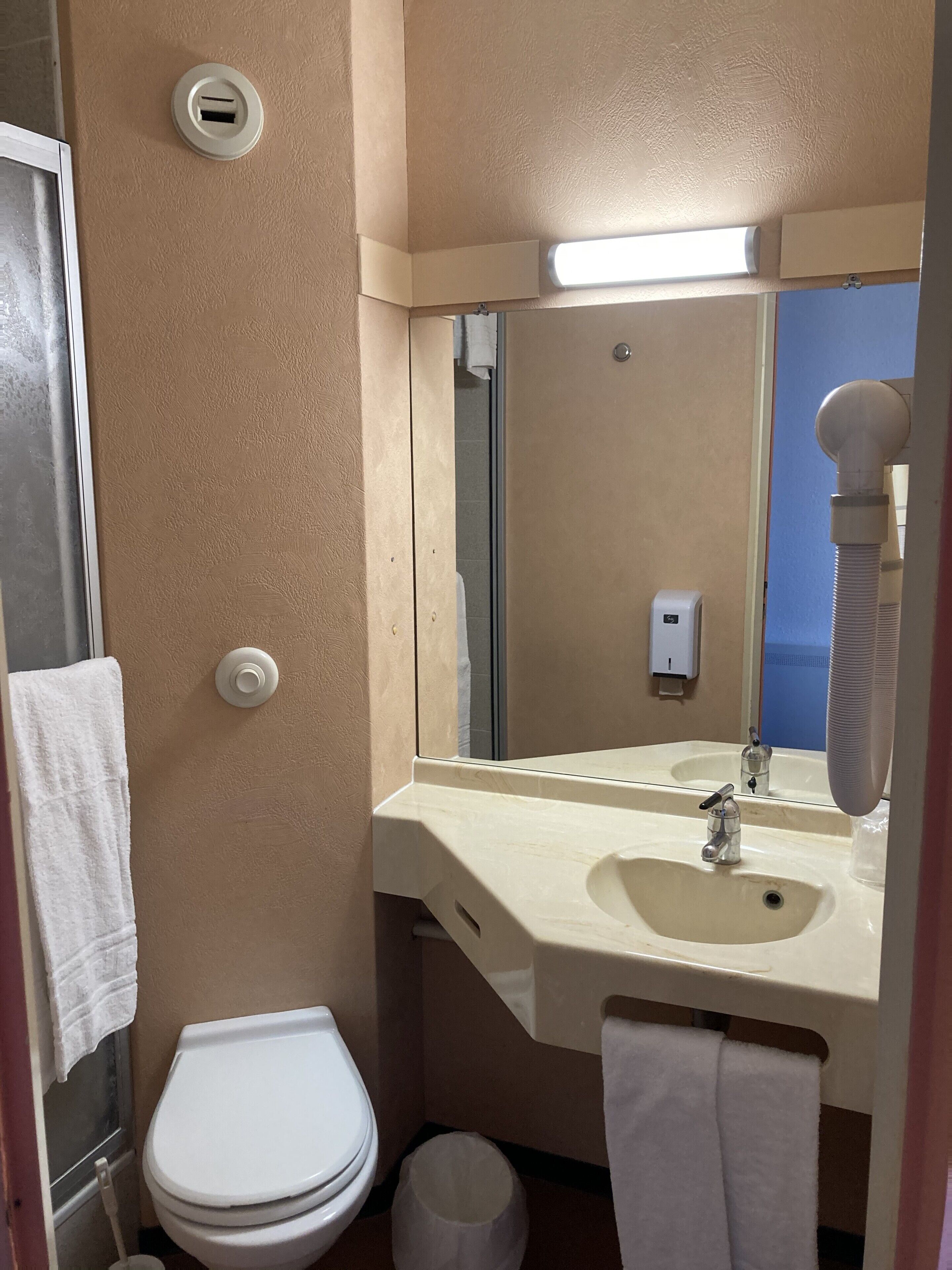 Foto - Brit Hotel Essentiel Moulins Avermes