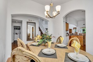 Dining - Private Pool and Roomy Game Room With CDC Cleaning Standards! - #5av413 (Davenport)