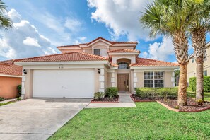 Exterior - Private Pool and Roomy Game Room With CDC Cleaning Standards! - #5av413 (Davenport)