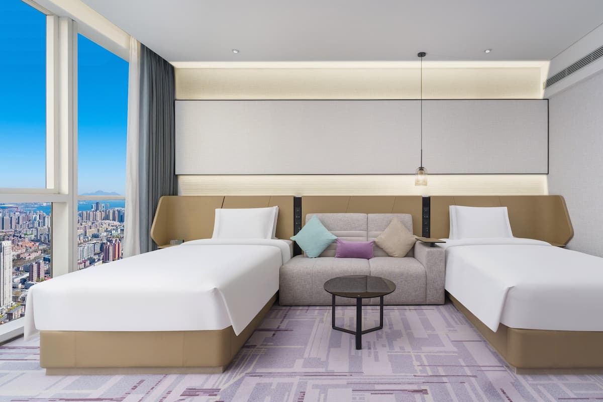 Standard Room, 2 Single Beds, Club lounge access | Minibar, in-room safe, desk, soundproofing