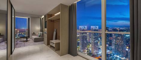 Minibar, in-room safe, desk, soundproofing