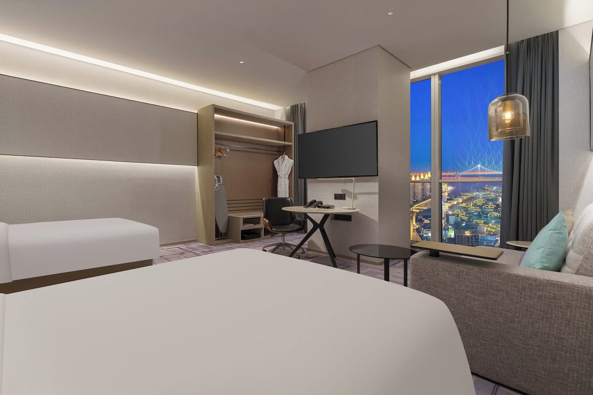 迷你吧、客房內保險箱、書桌、隔音