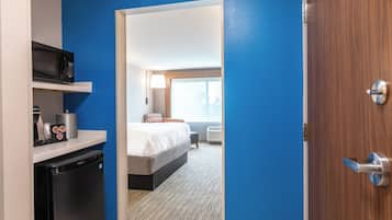 Pillowtop beds, in-room safe, desk, laptop workspace