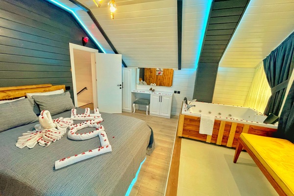 Bungalow Keluarga, 2 kamar tidur, pemandangan danau | Meja kerja, kedap suara, dan Wi-Fi gratis